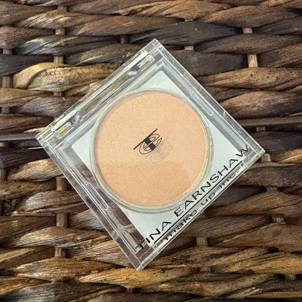 Arisan By Tina Earnshaw Makeup Inc., Cosmetics Shade Sunny Eyeshadow